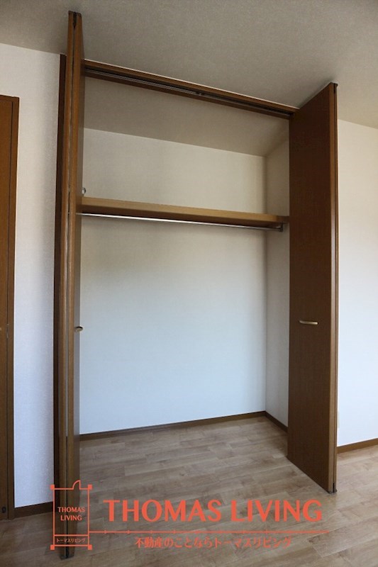 リビングタウン浅川 C棟   収納