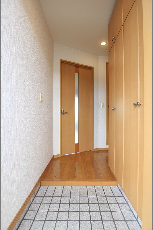 アヴニール吉志  玄関