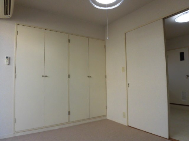 ベッドルーム