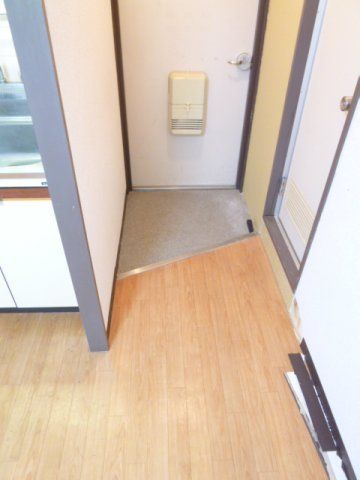 箕面コスモビル 玄関