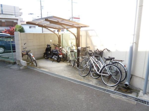 サンマリーヒル 駐車場