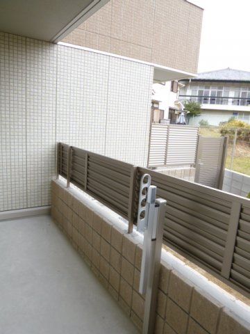 ガーデンパレス箕面A ベランダ