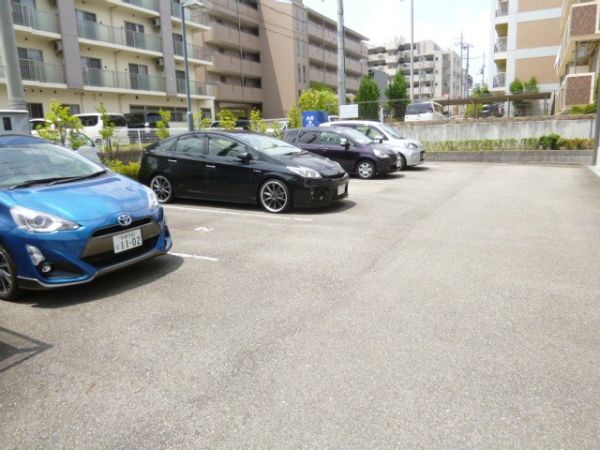 グリーンヒルⅢ 駐車場
