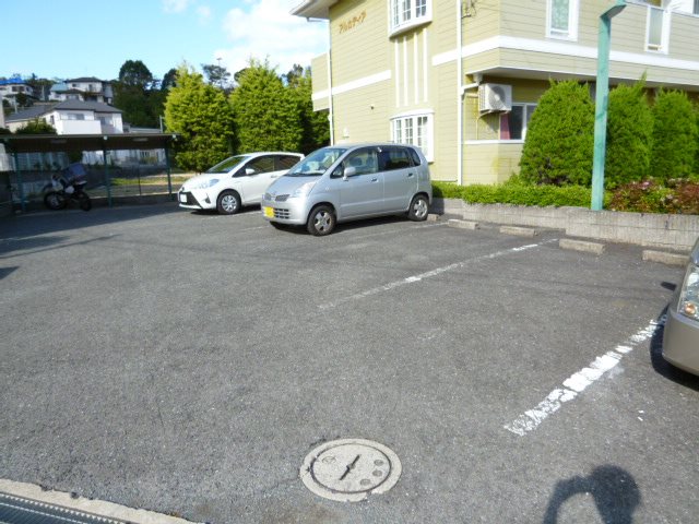 アルカディア 駐車場