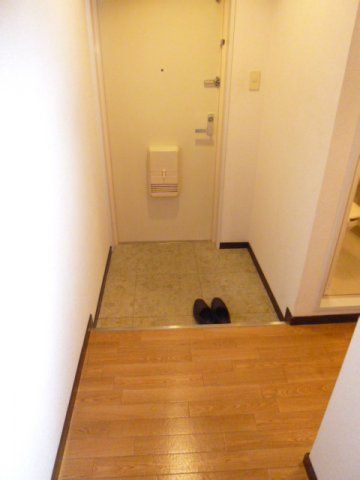 シャトレー西小路 玄関