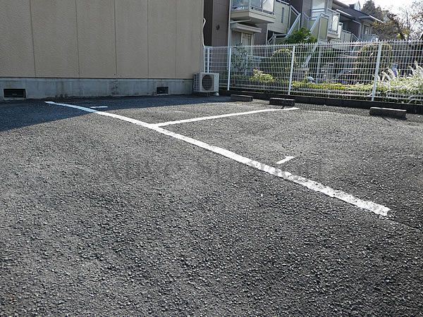 プレミール箕面 駐車場