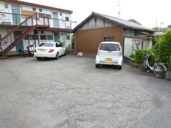 牧澤ハイツ 駐車場