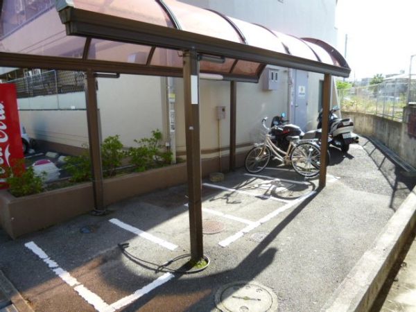 エトワールオーク 駐車場