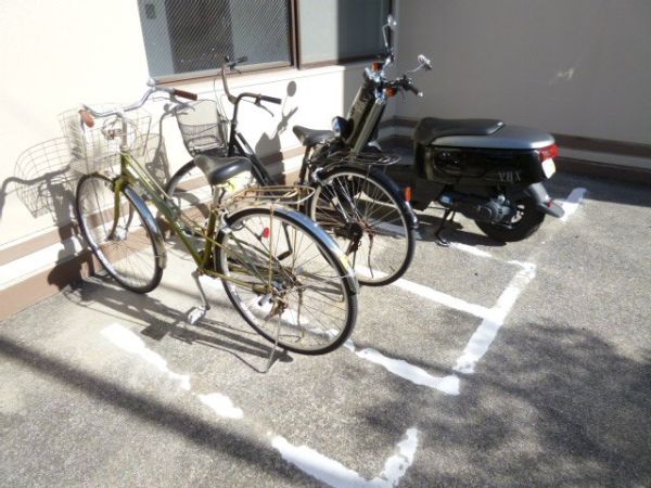 エトワールオーク 駐車場
