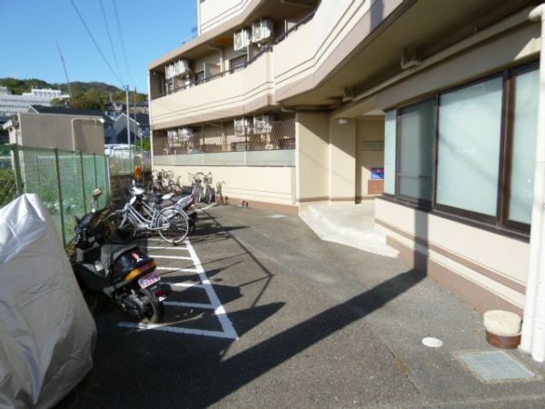 エトワールオーク 駐車場