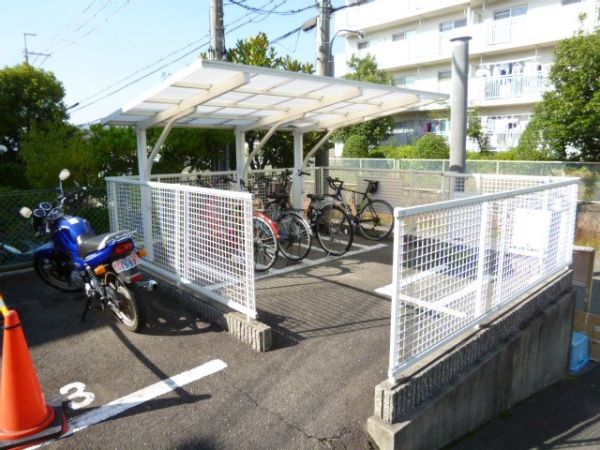 ハイツホシガキ 駐車場