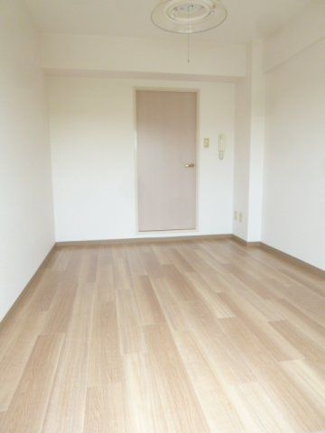 PISO リビング