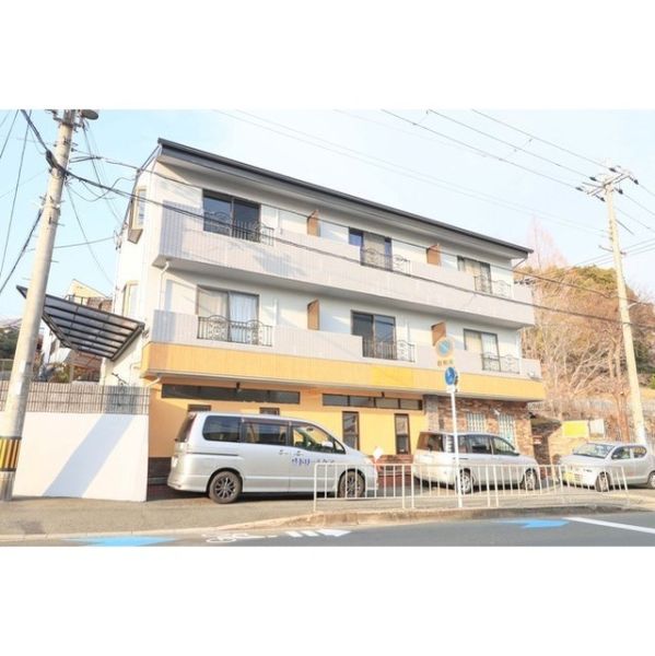 パイン箕面 駐車場