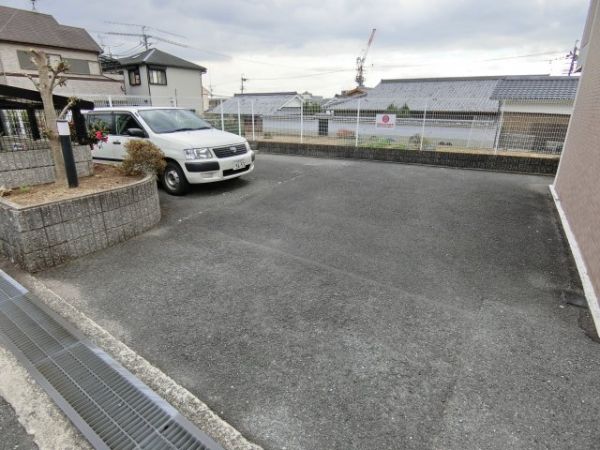 セピアコート箕面 駐車場