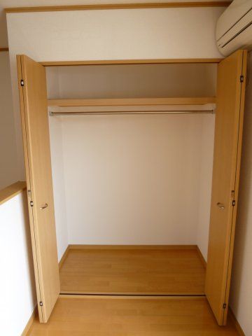 デュープレックス箕面東B 収納