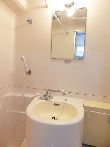 クレセル箕面 洗面所