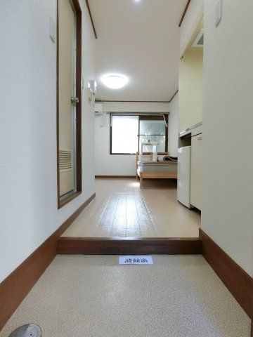 クレセル箕面 玄関