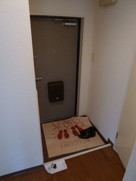 ドミトリー箕面 玄関