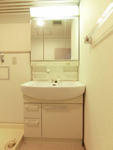 ラヴィベール箕面 洗面所