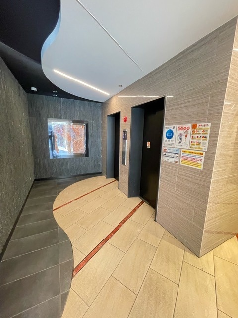 セレニテ新大阪カルム ロビー