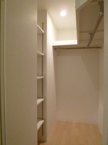 セレニテ新大阪カルム 収納