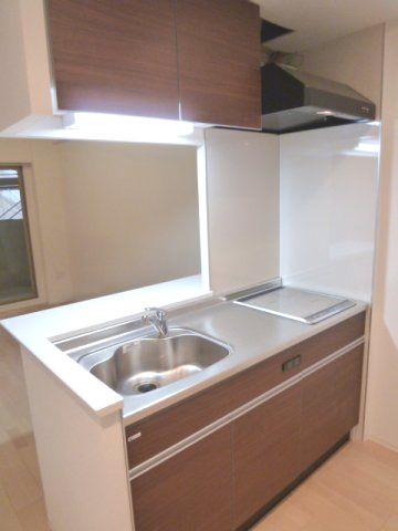 セレニテ新大阪カルム キッチン
