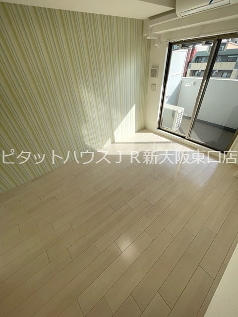セレニテ新大阪カルム リビング