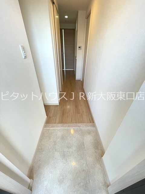 スプランディッド新大阪Ⅲ 玄関
