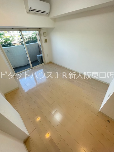 セレニテ新大阪弐番館 リビング