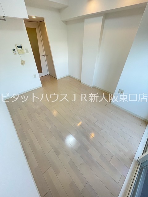 セレニテ新大阪弐番館 リビング