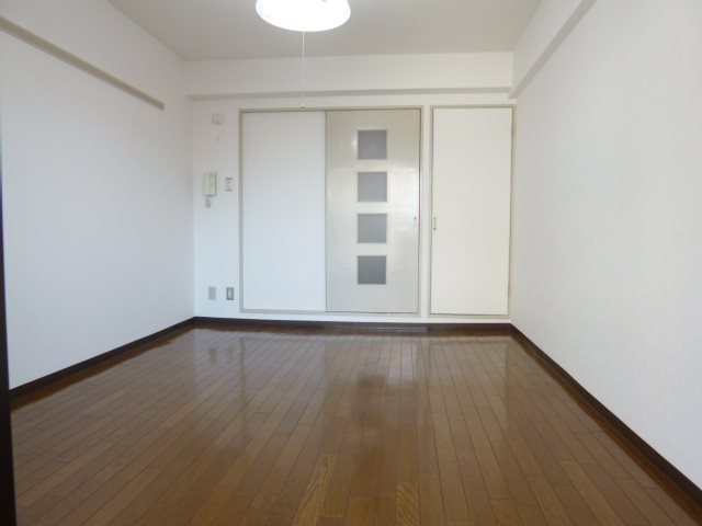 大阪府箕面市箕面５丁目 リビング