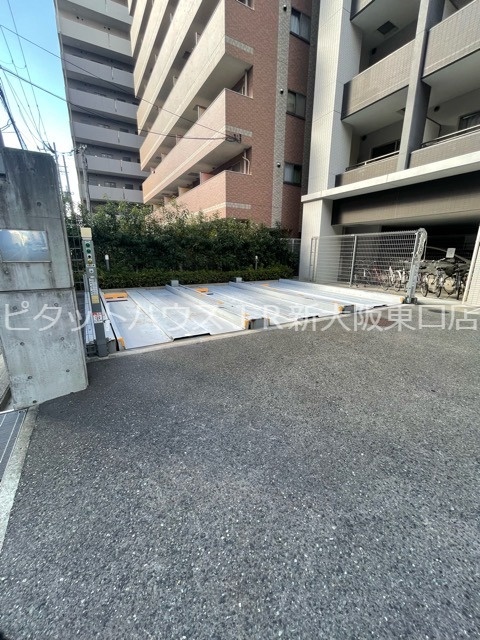 大阪府大阪市淀川区西中島６丁目 駐車場