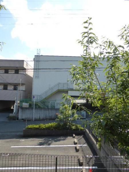 大阪府箕面市粟生新家２丁目 駐車場