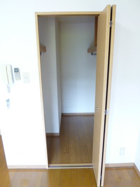 大阪府箕面市小野原西１丁目 収納