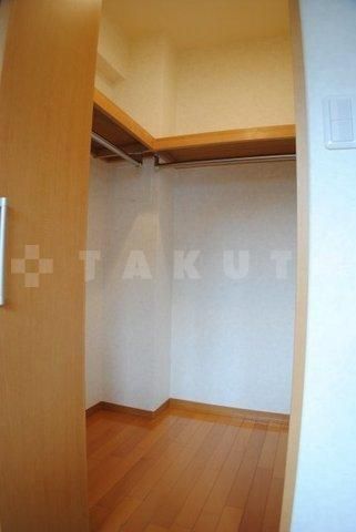 大阪府箕面市小野原東２丁目 収納
