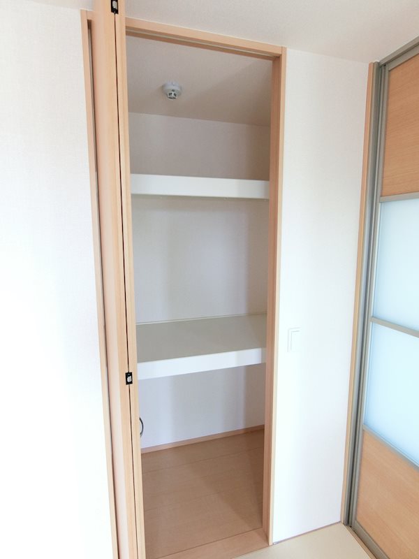 大阪府箕面市小野原西５丁目 収納