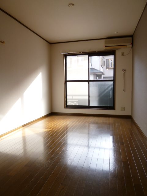 大阪府箕面市小野原東１丁目 リビング