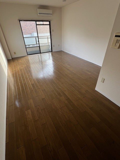 大阪府箕面市瀬川５丁目 リビング