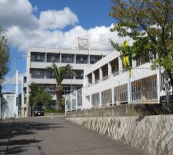 大阪府箕面市半町２丁目 中学校