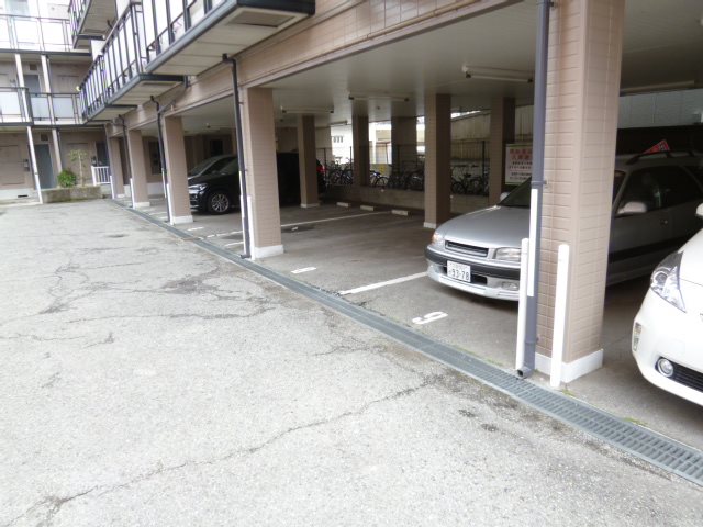 大阪府箕面市箕面５丁目 駐車場