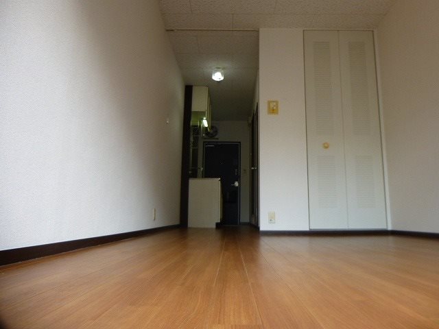 大阪府箕面市箕面５丁目 リビング