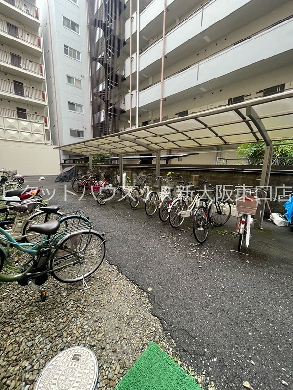 サンフラッツ新大阪本館 駐車場
