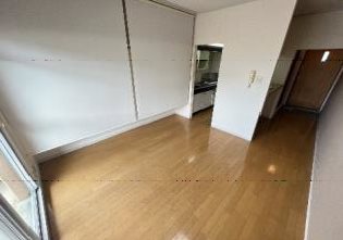 大阪府箕面市粟生間谷東５丁目 リビング
