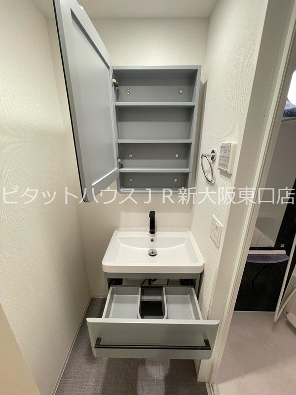 大阪府大阪市東淀川区西淡路１丁目 洗面所