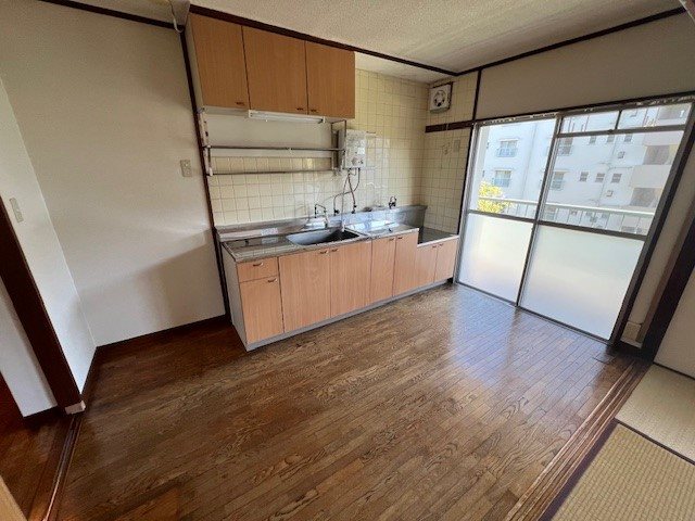 大阪府箕面市粟生間谷西４丁目 リビング