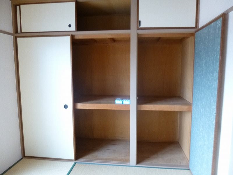 大阪府箕面市坊島１丁目 収納