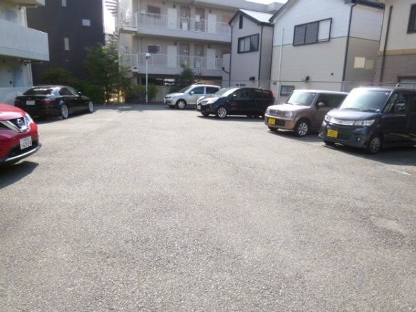 大阪府箕面市稲３丁目 駐車場