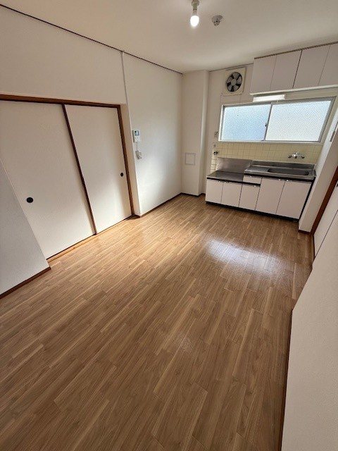 大阪府箕面市瀬川１丁目 リビング