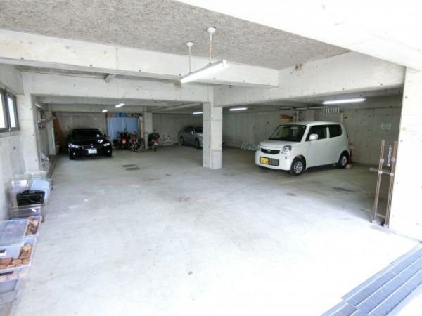 大阪府箕面市小野原西３丁目 駐車場