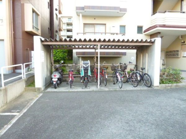 大阪府箕面市小野原東５丁目 駐車場